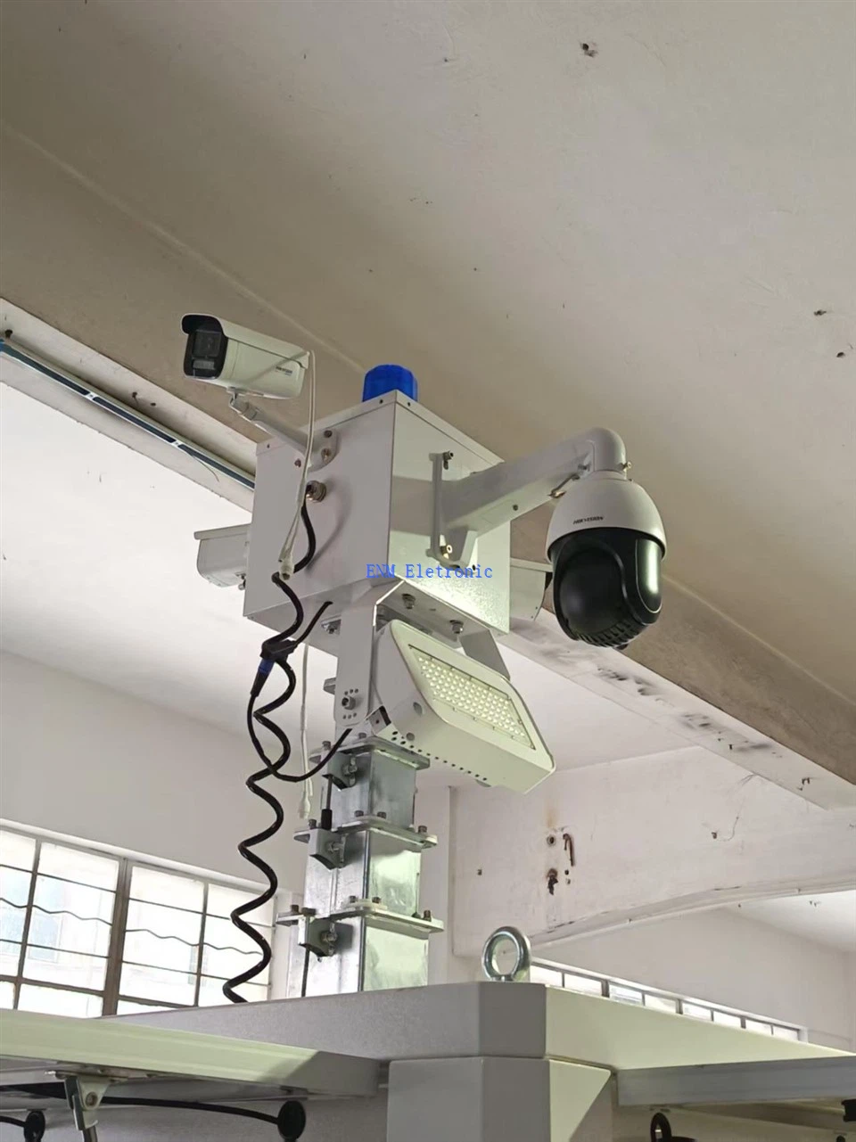 SM09-Solar Mobile Monitoring Tower price